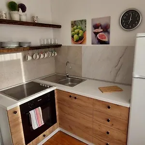 R&e Apartment